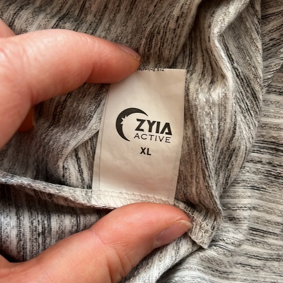 Zyia Active - Crissed Crossed Tank Top - Size XL - Picture 4 of 6